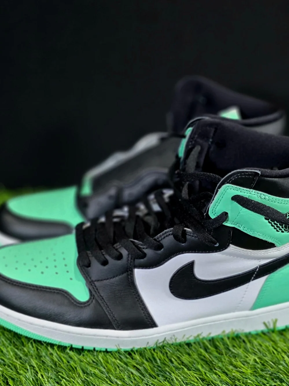Air Jordan 1 Retro High OG Green Glow